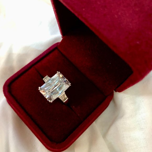 Radiant Cut CZ & 925 Sterling Silver Cocktail Ring - Picture 1 of 5